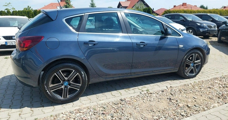 Opel Astra cena 23900 przebieg: 213730, rok produkcji 2010 z Kazimierza Wielka małe 781